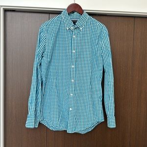 Banana Republic long sleeve button up blue gingham shirt. Size Large